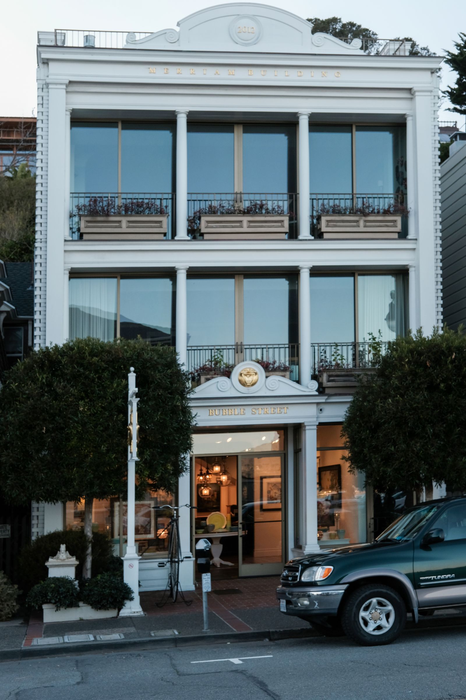 Façade luxueuse de l'hôtel